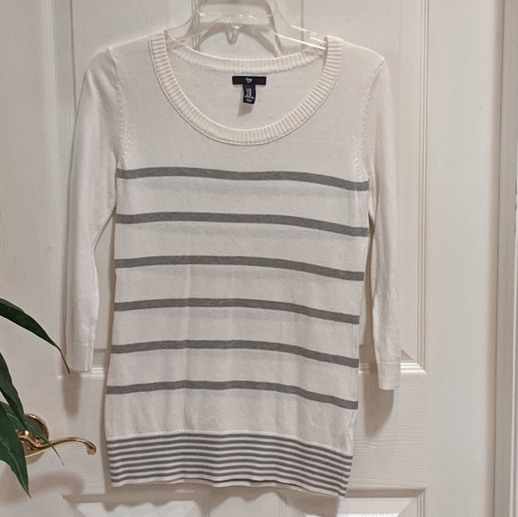 Gap Women's 3/4 Sleeve Striped Sweater Size XS - Picture 3 of 7
